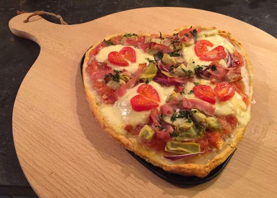 Valentijnsrecept-pizza-hartvorm