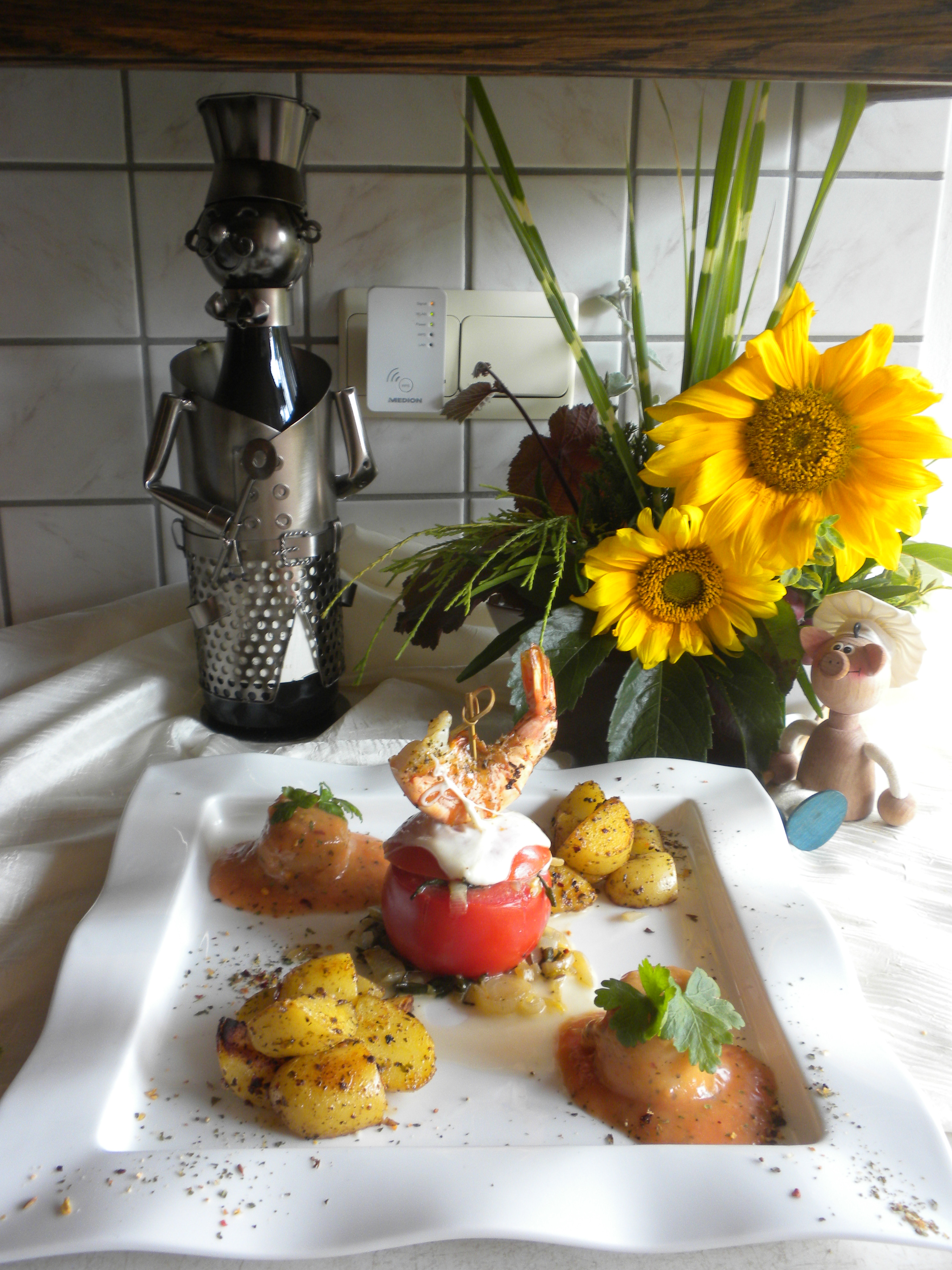 Dagschotel: zeetongrolletjes, gevuld tomaatje met pittig gekruide opgebakken aardappelen 