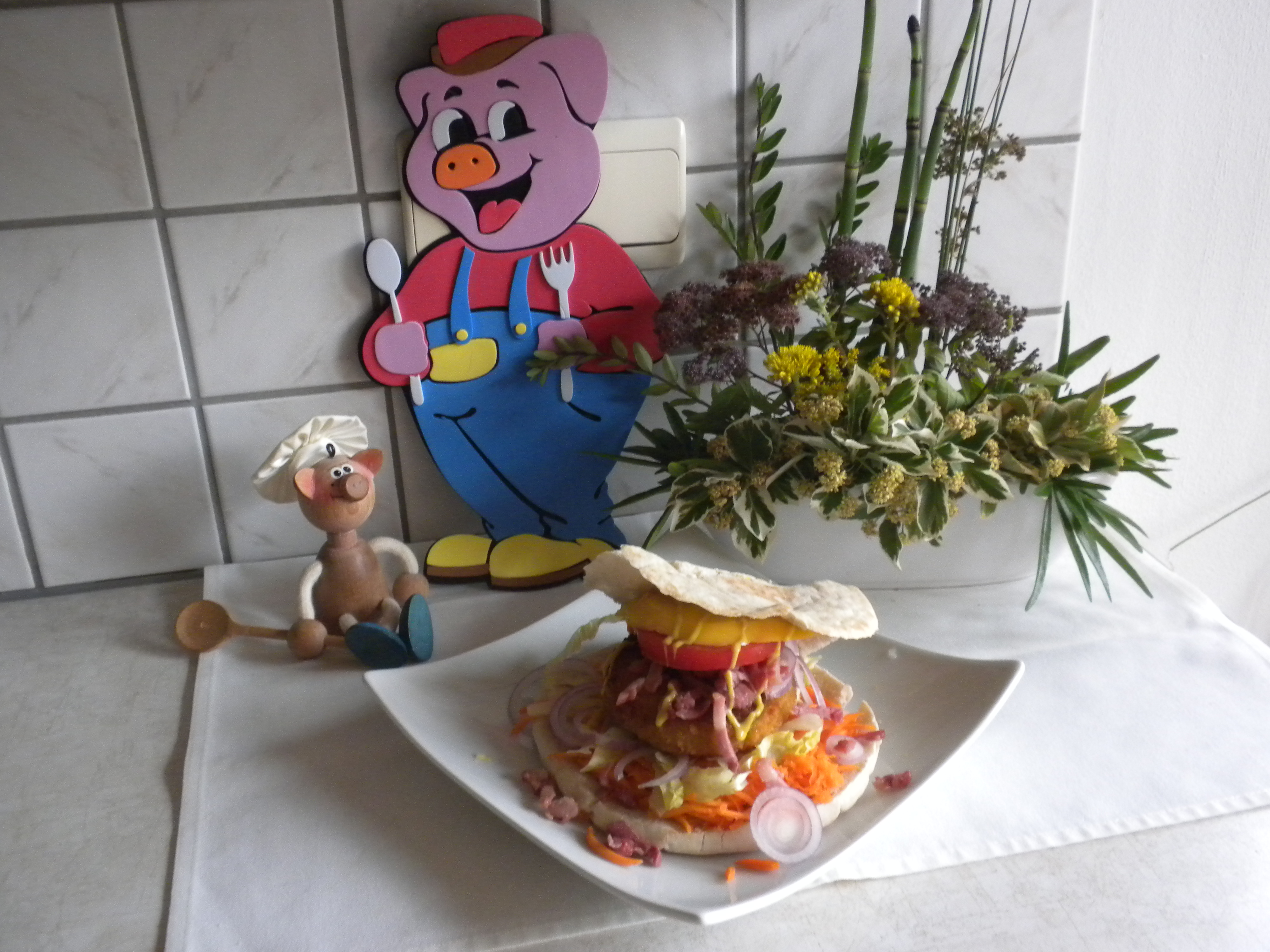 Knorretje zijn buikje dik en rond gaat nu de wereld rond