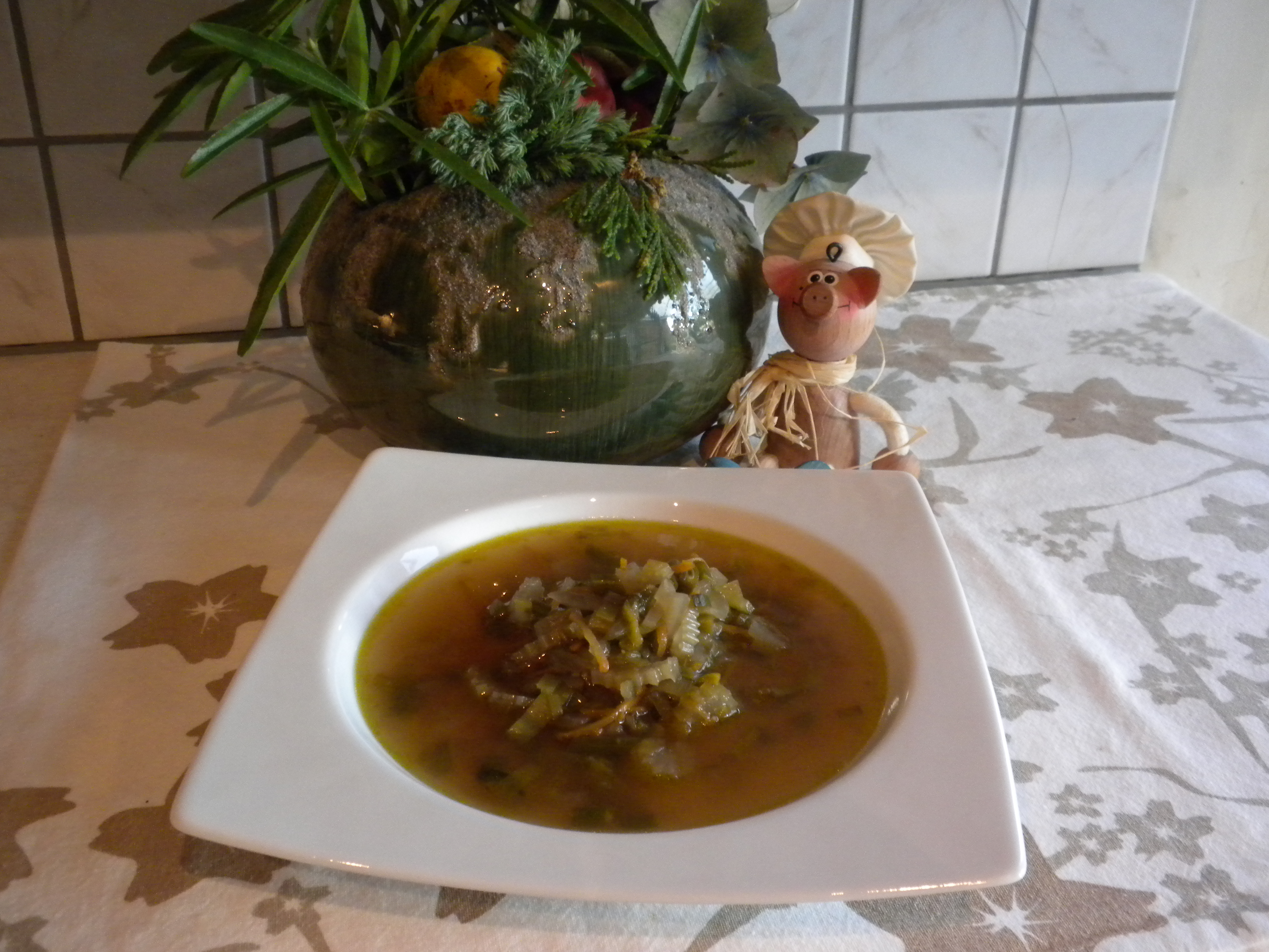 Soep : witte selder met vleesbouillon