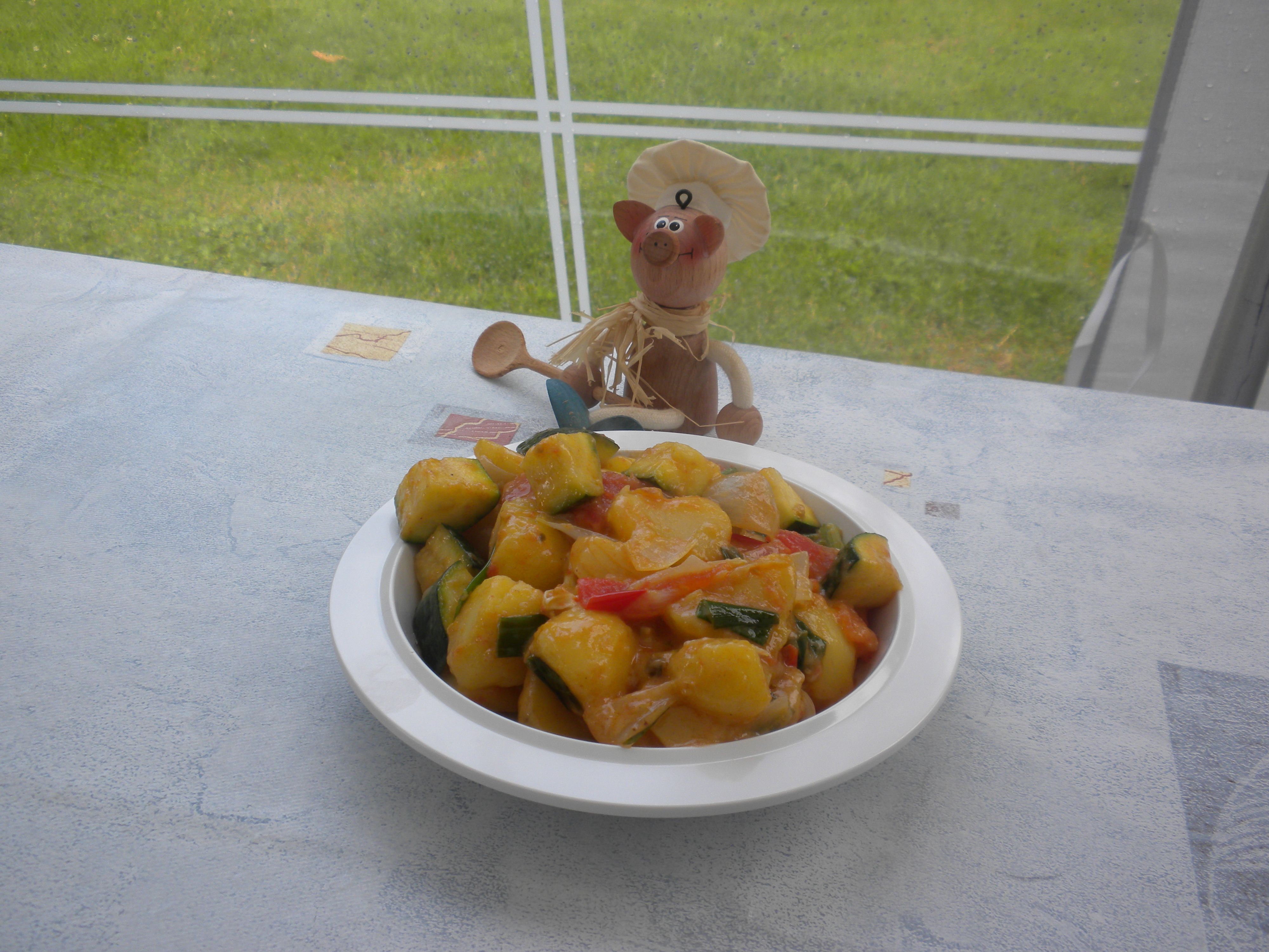 Vakantie : groenten en aardappelen in de pan