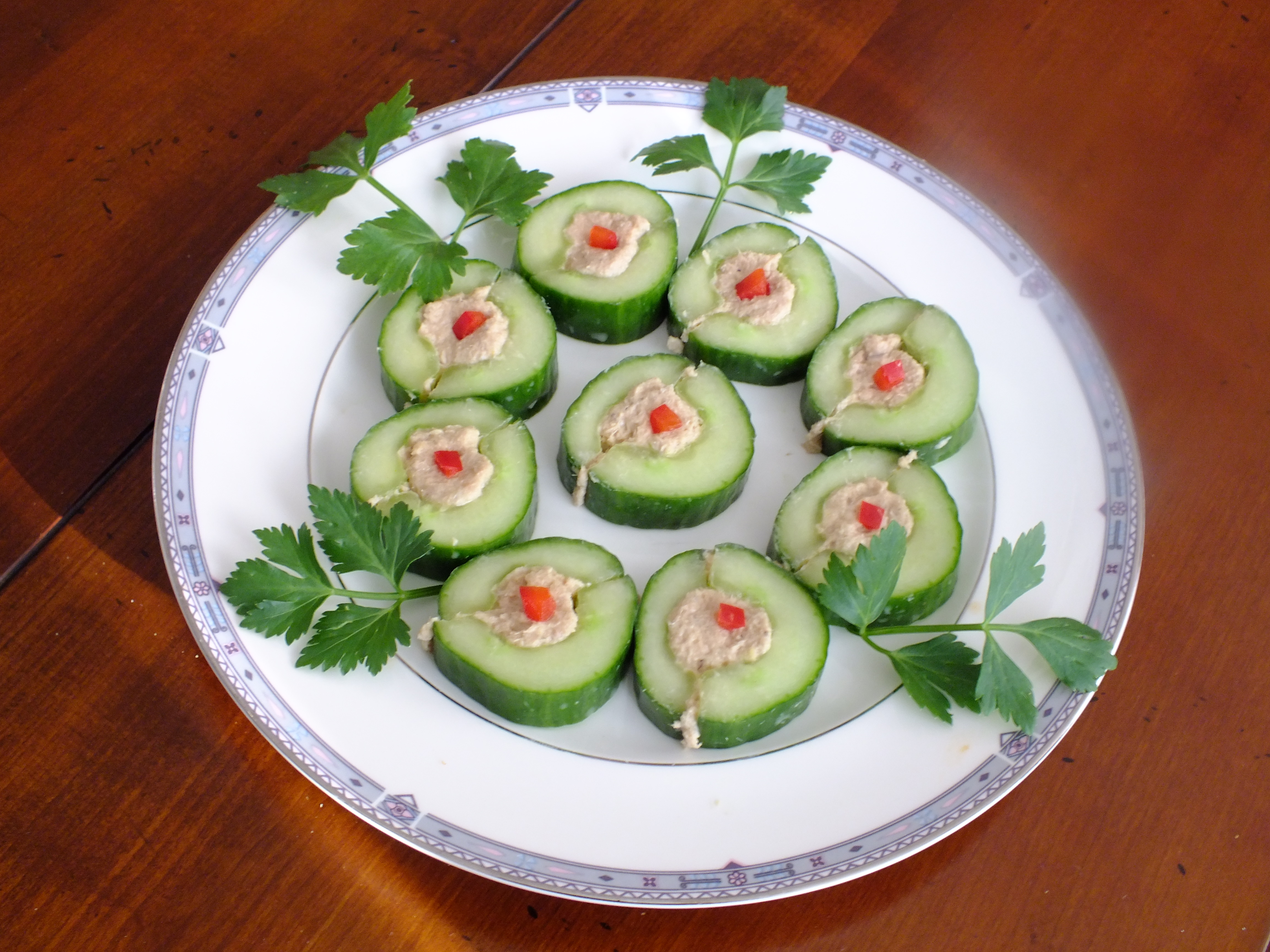 Verbazingwekkend Komkommerschijven met zalmmousse - Online Recepten - KookJij EV-83