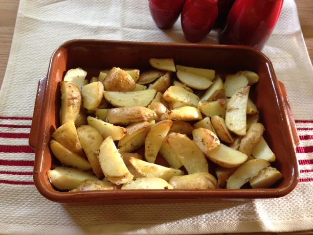 Knoflookaardappelpartjes uit de oven