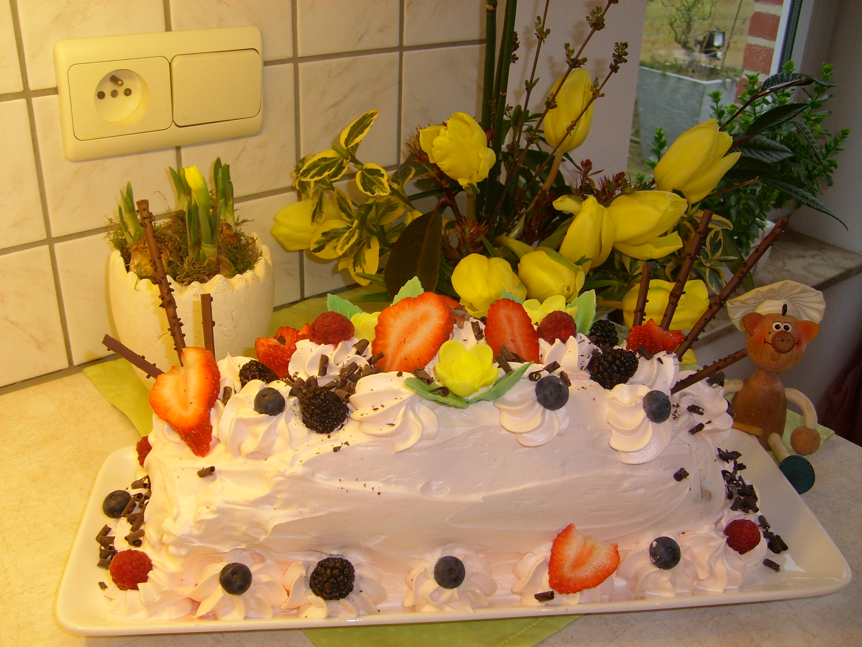 Biscuit gevuld met fruit en mascarpone