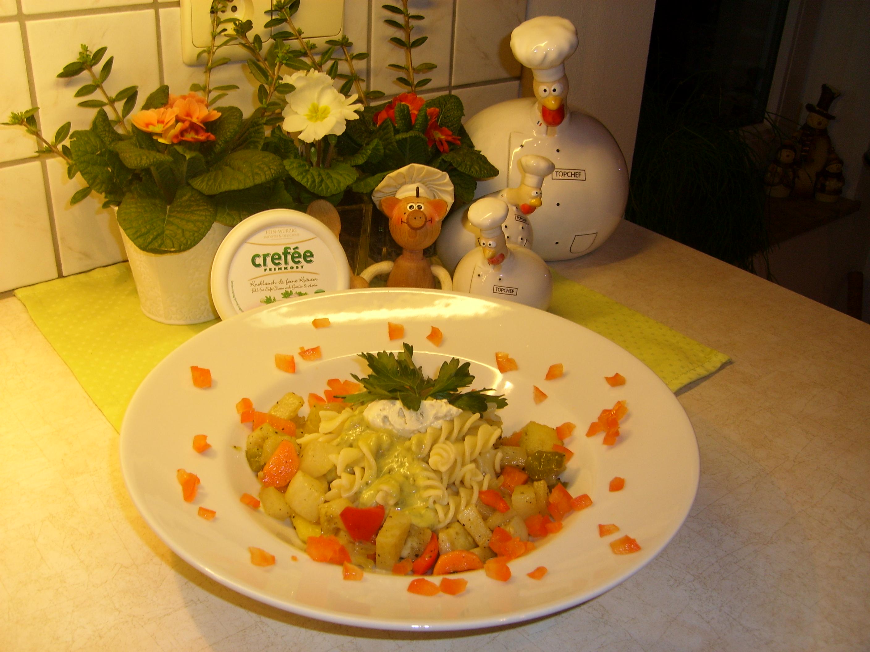 Pasta vegetarisch met een simpel sausje en vergeten groenten