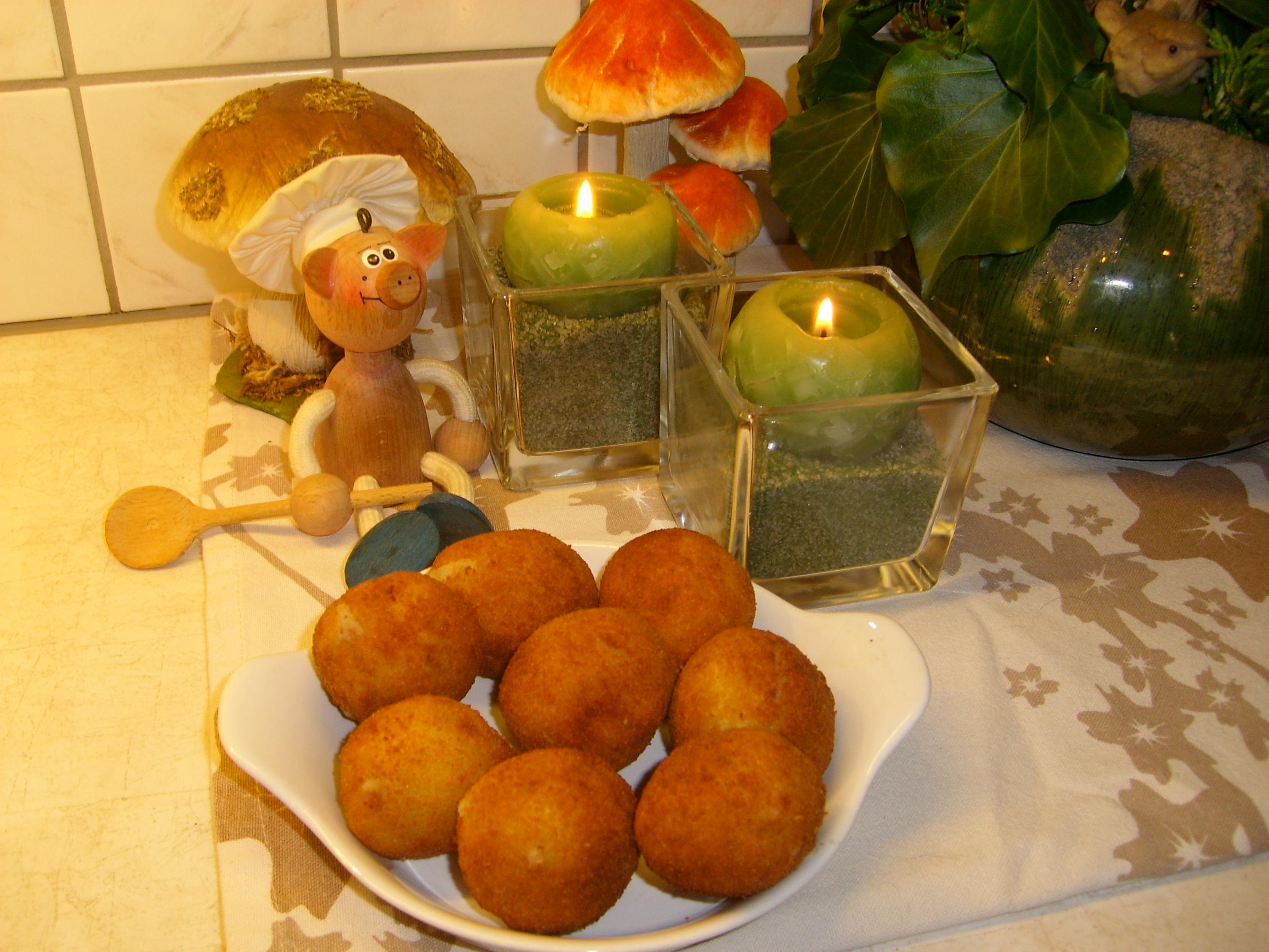 Aardappelappelbollekes met rozijnen
