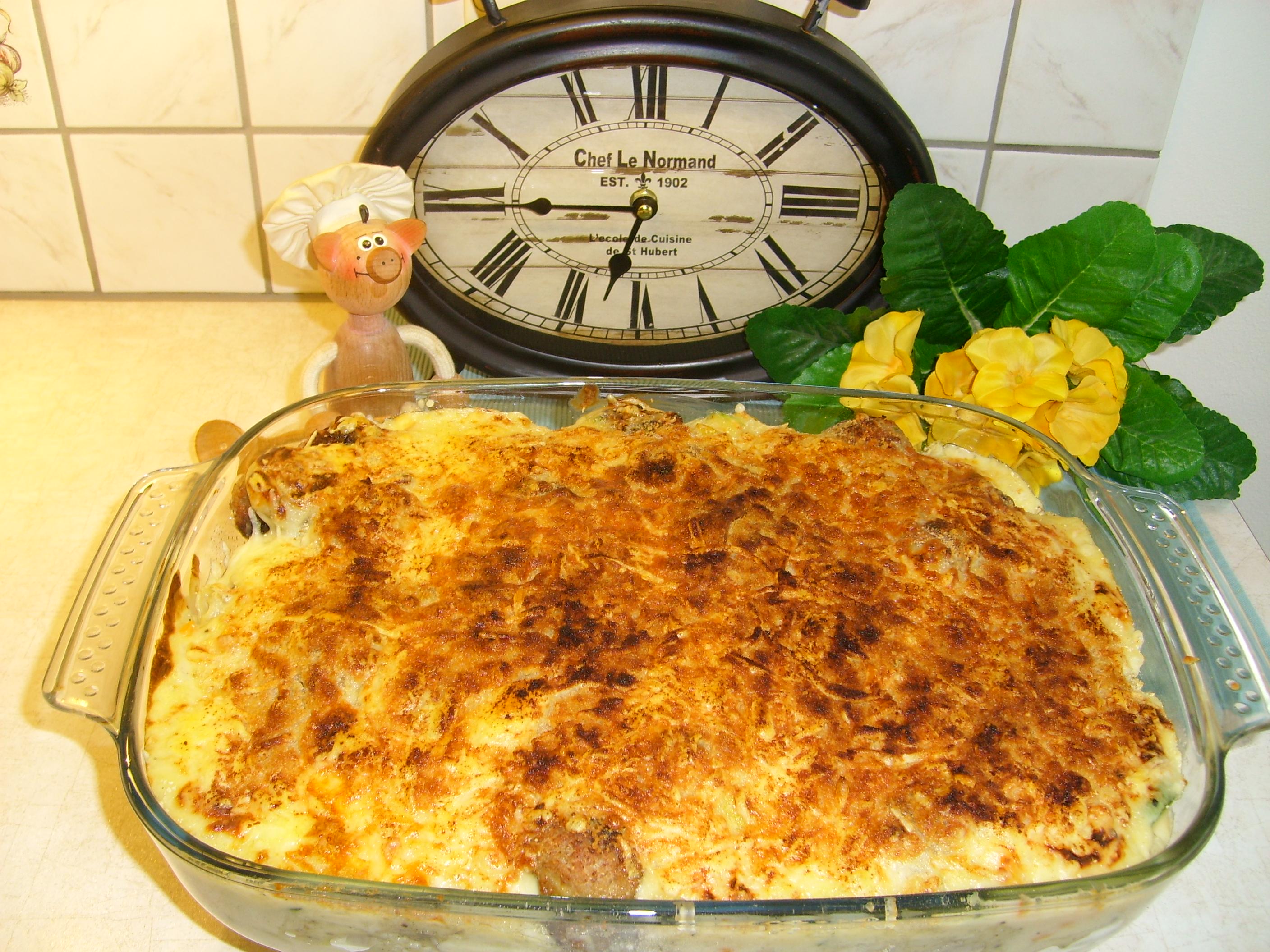 Macaroni met balletjes en courgette