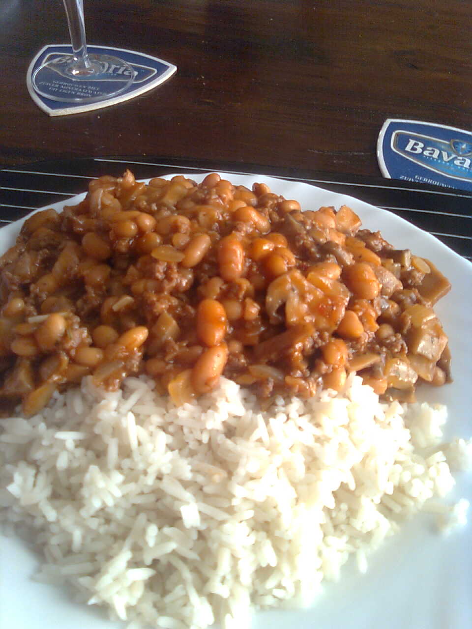 Witte bonen in tomatensaus met rijst