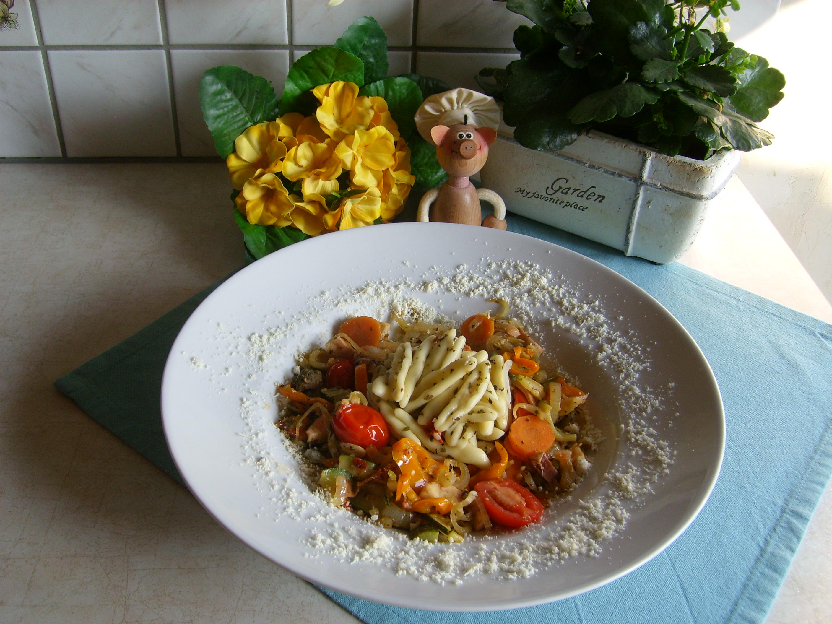 Pasta:  Capunti Alla Puttanesca