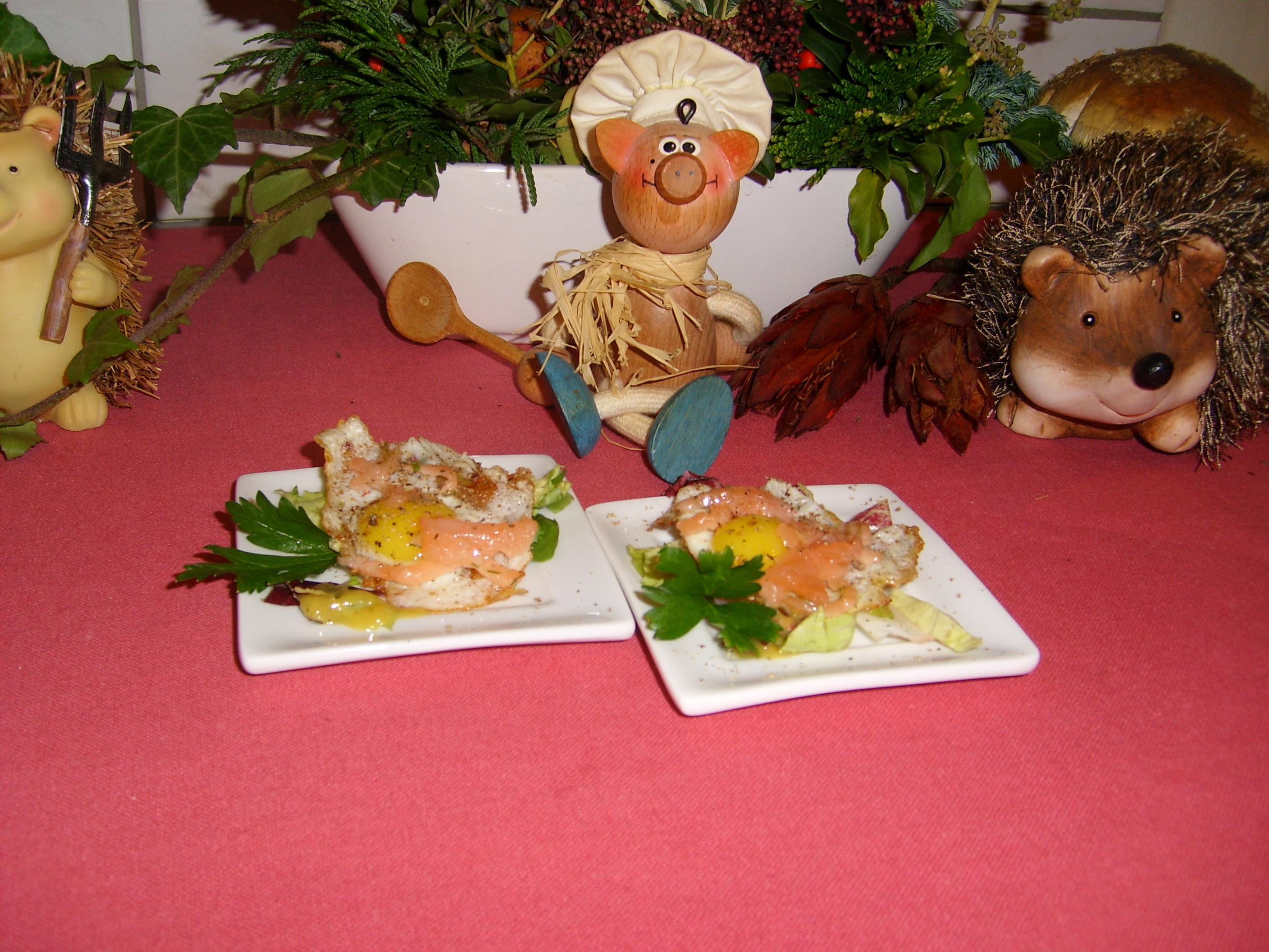 Hapje : kwartelspiegelei met gerookte zalm