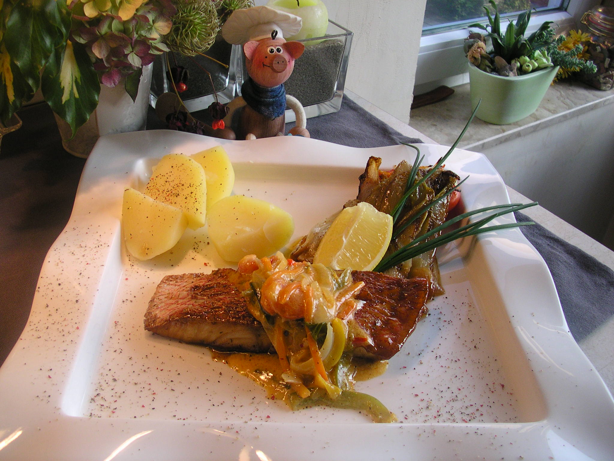 Rode snapper met groenten en aardappelen