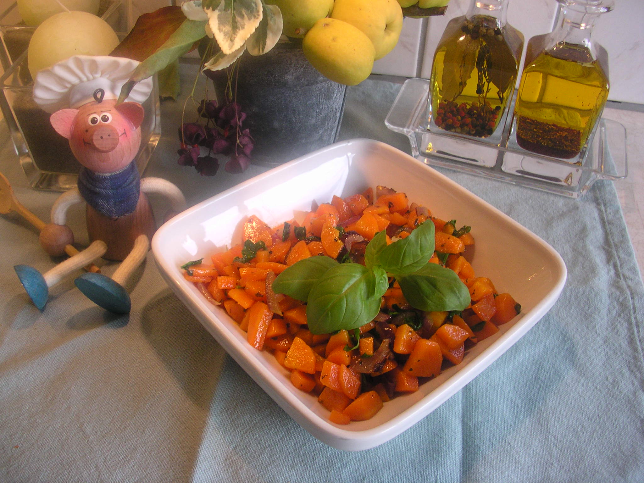 Wortelen met verse basilicum