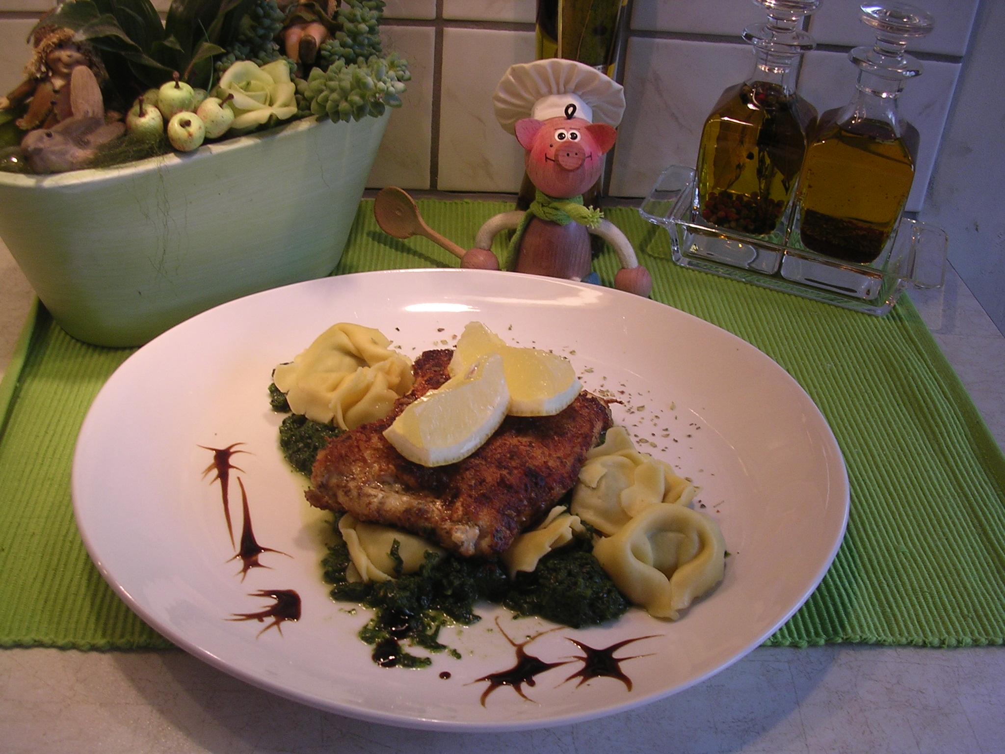 Tortellini met spinazie en snoekbaarsfilet gepaneerd