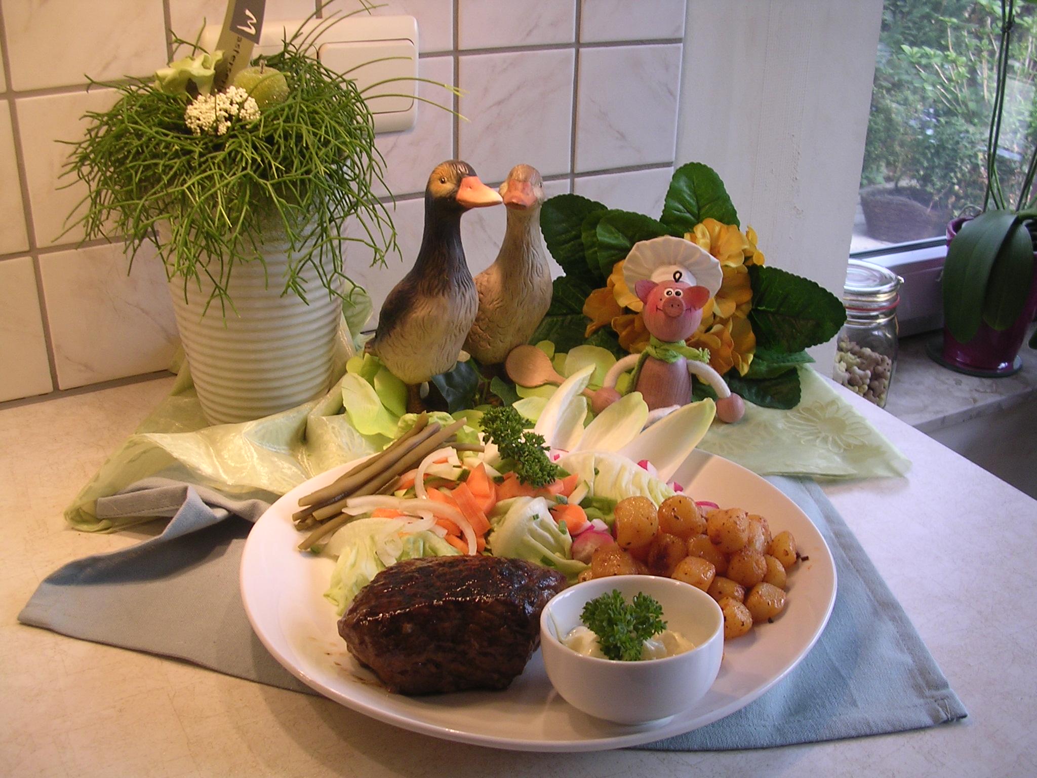 Lams steak met koude groenten en pikante krieltjes