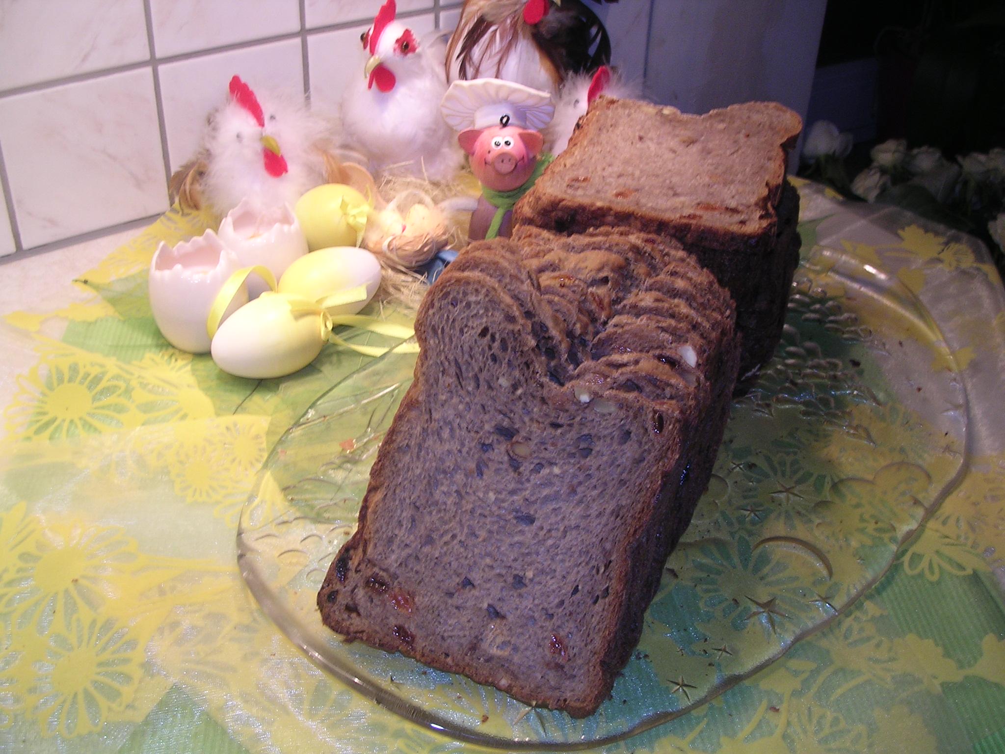 Boerenbrood  : rozijnen , amandelen , pijnboompitten en sesamzaad