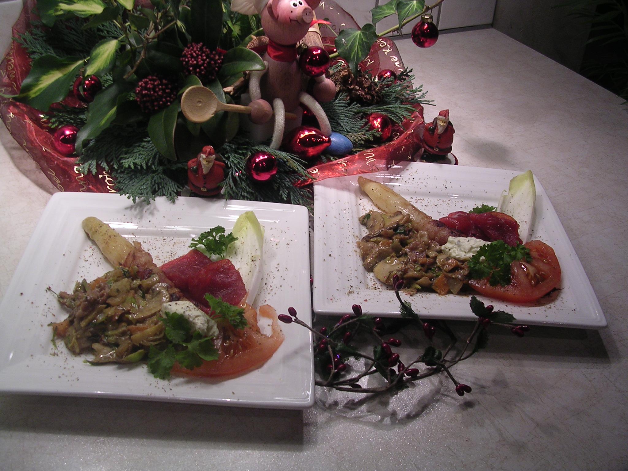 Asperge in gerookt spek met garnituur