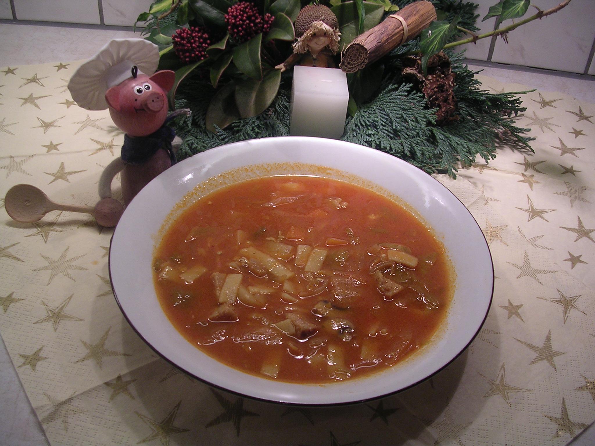 Soep met wintergroenten verrijkt met gorgonzola