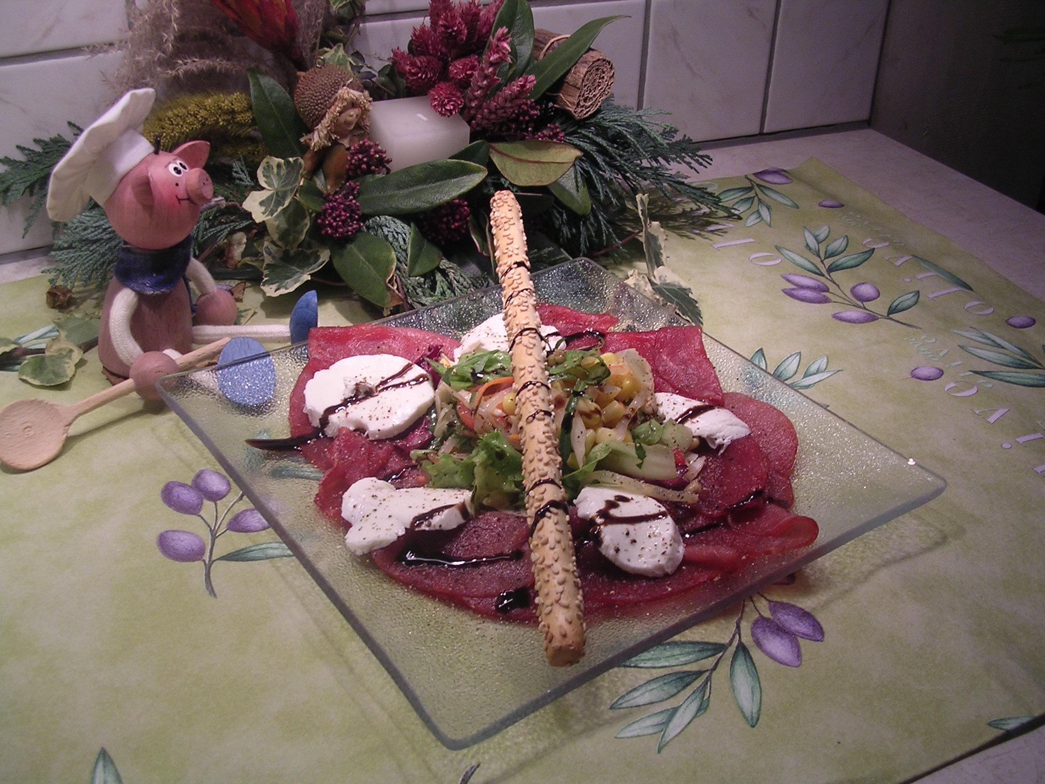 Carpaccio van runds met mozzarella