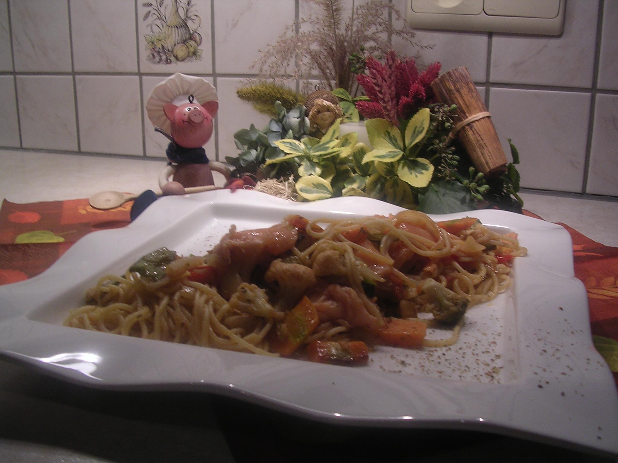 Spagetti met rode pesto en...