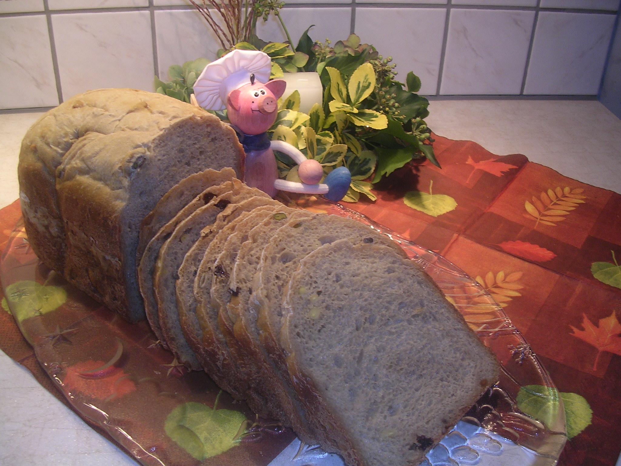 Boerenbrood met fijn gehakte noten