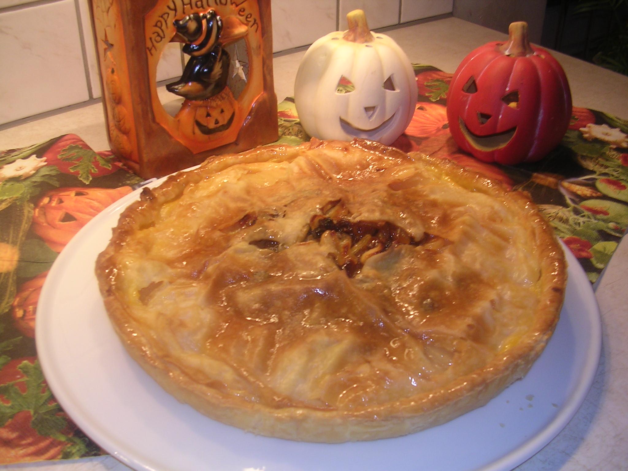 Taart met verborgen peren en...