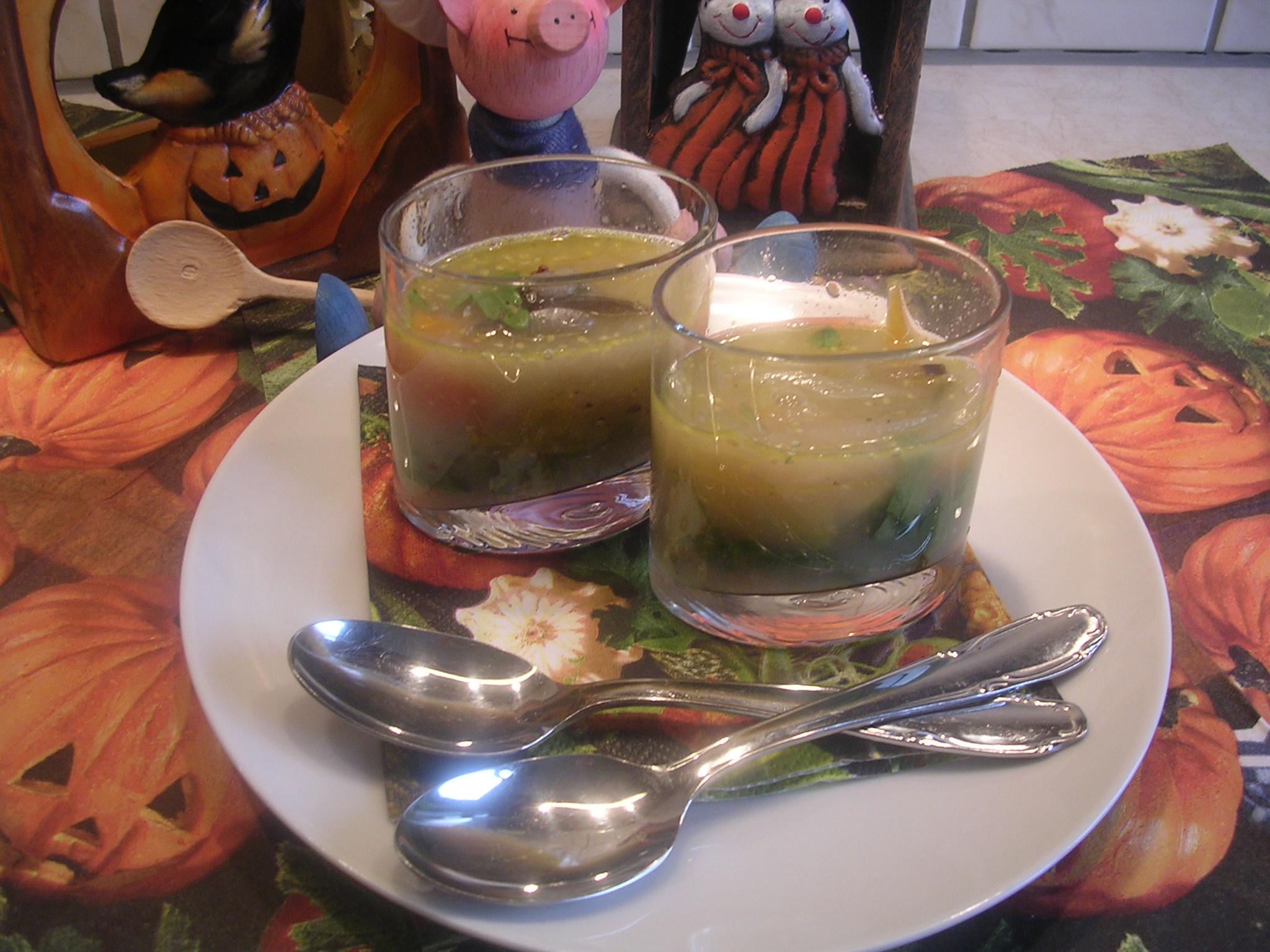 Soep : Ajuinsoep met rucola in een glaasje