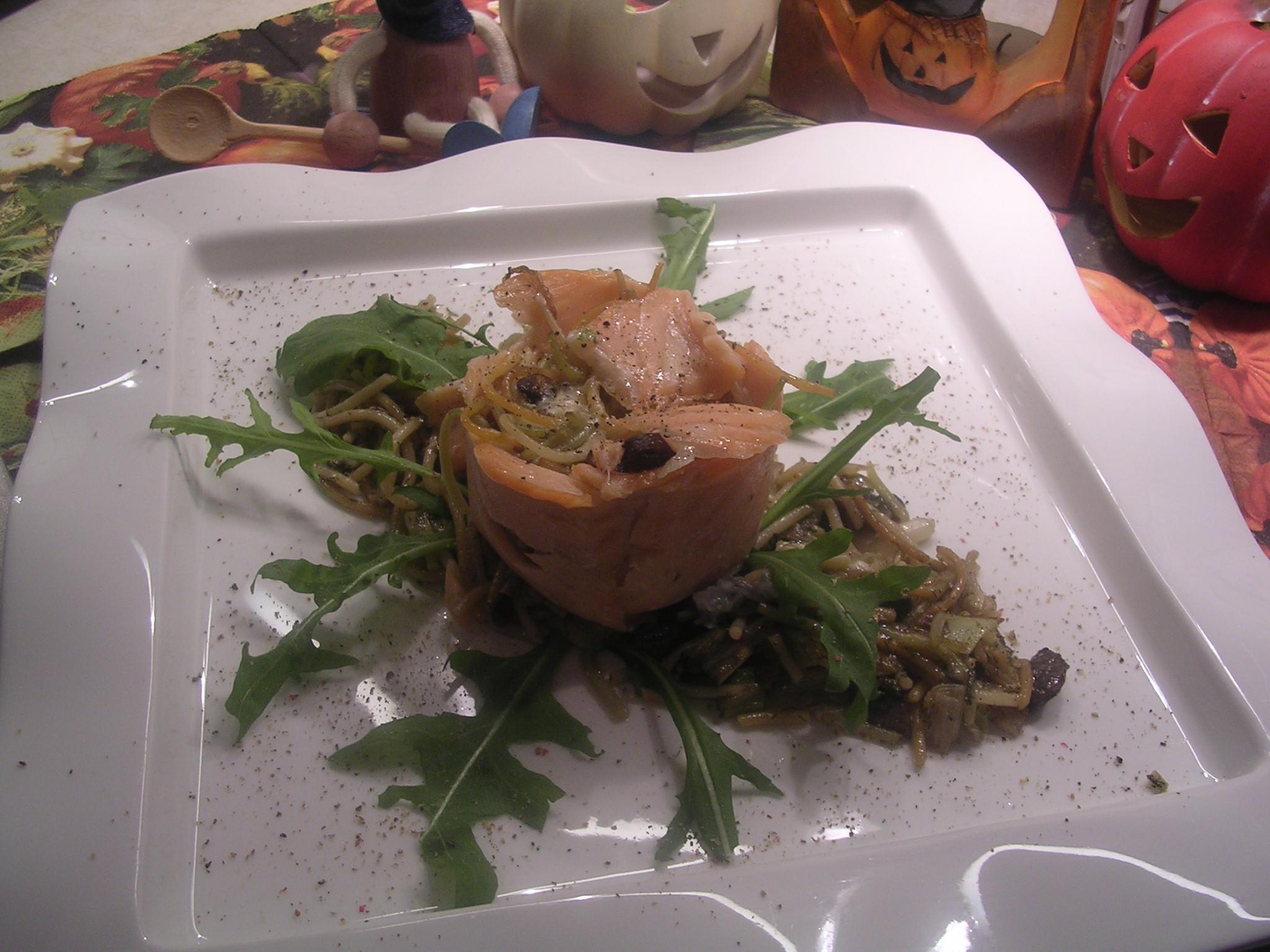 Torentje van gerookte zalm