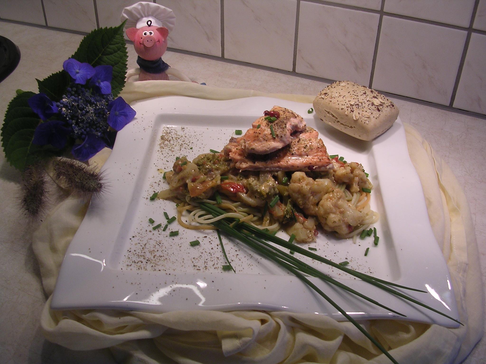 Tricolore spagetti met zalm