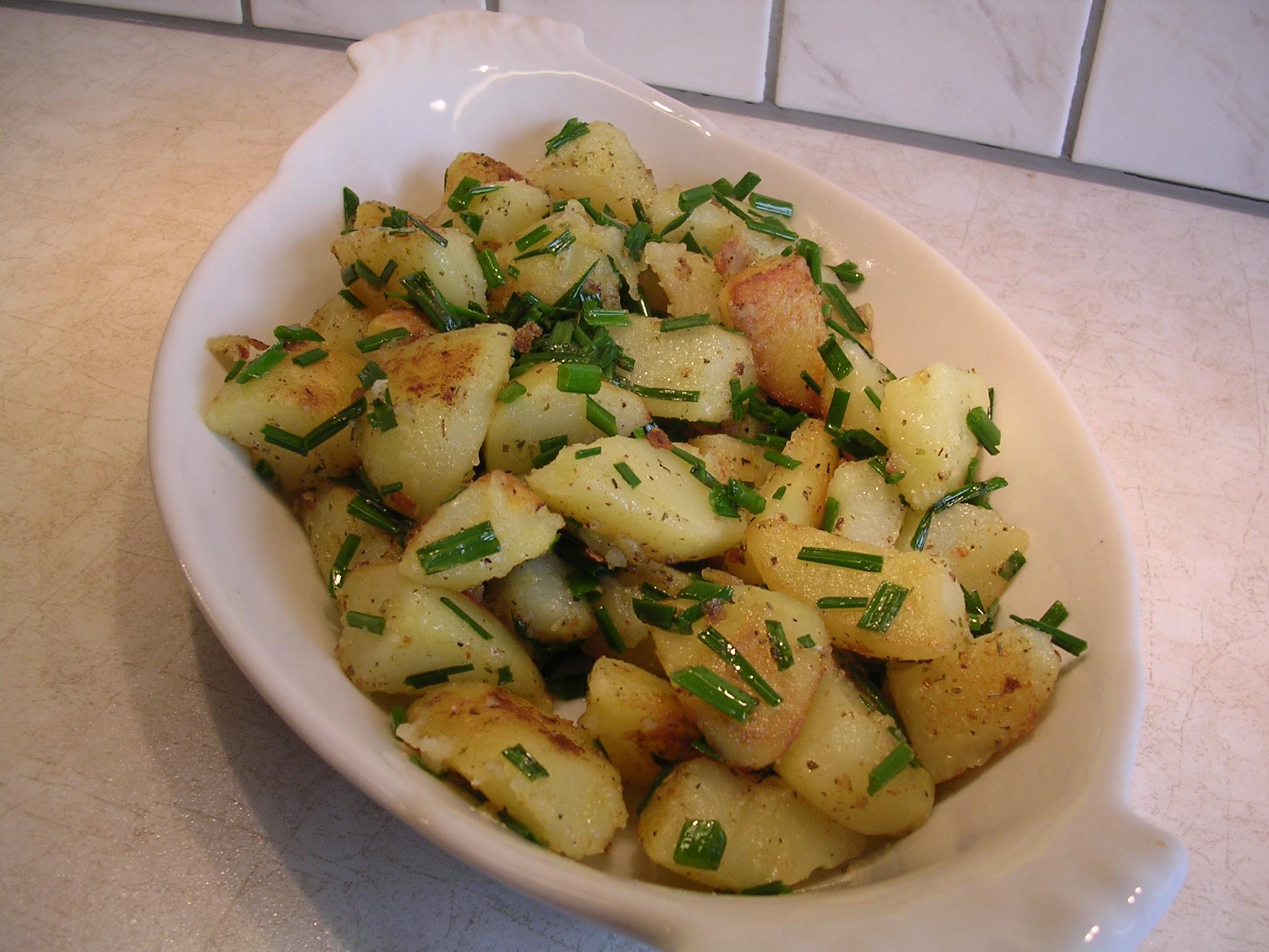 Aardappelen : opgebakken aardappelen met bieslook