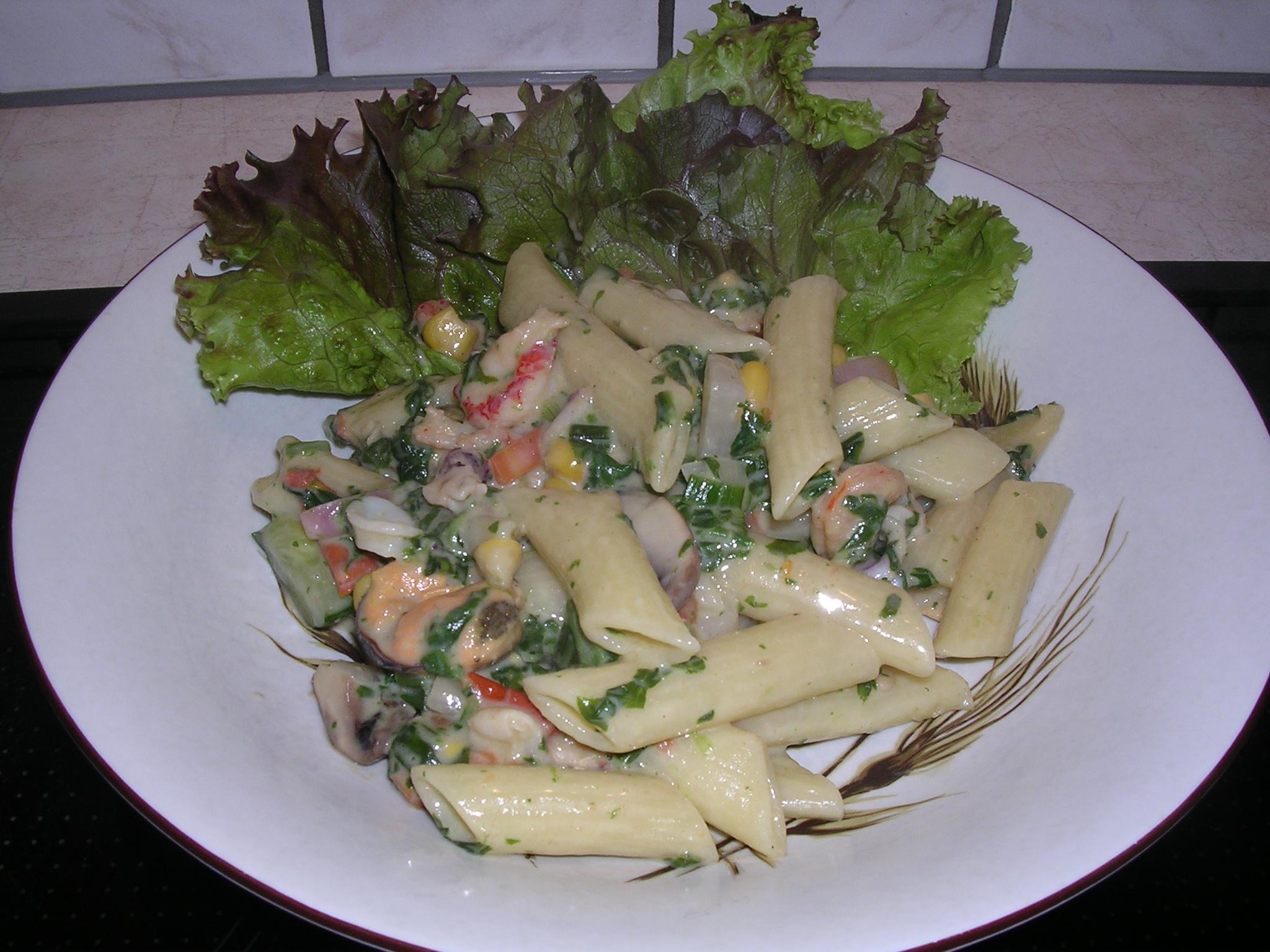 Penne met zomerse groenten en gorgonzola
