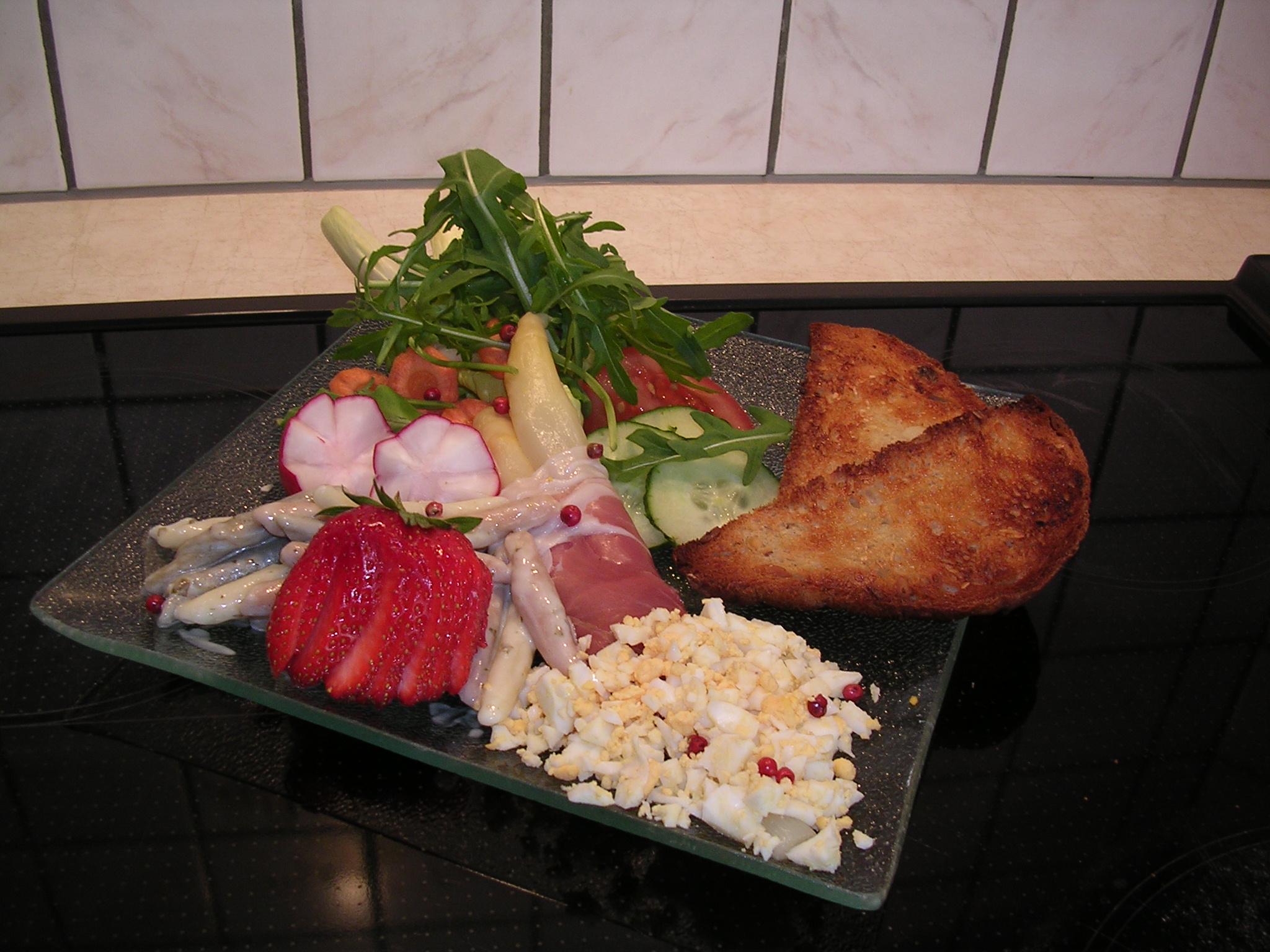 Slaatje met asperge en parmaham