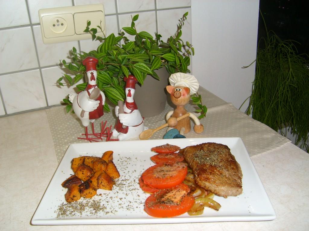 Dagschotel fijnproever presenteert: steak met gegrilde tomaatjes, ajuin en zoete aardappel