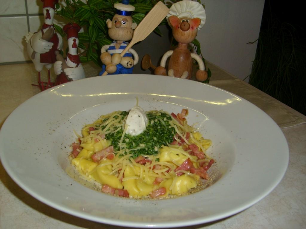 Vader en dochter verwennen  Popeye met spinazie gevulde  tortellini 