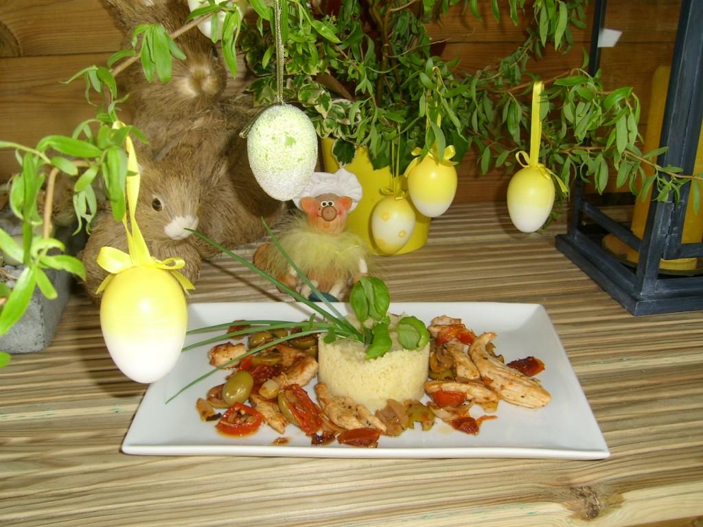 Couscous met kalkoenreepjes tomaatjes en olijven