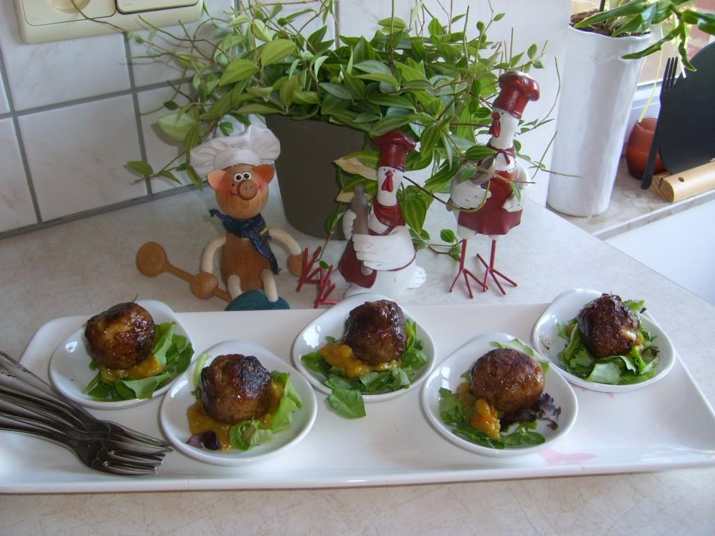 Hapje: balletjes gevuld met mozzarellabolletjes