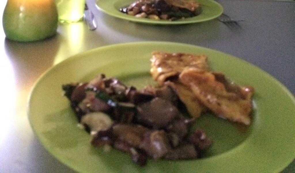 Ravioli met paddestoelen en asperges uit de Skottelbraai