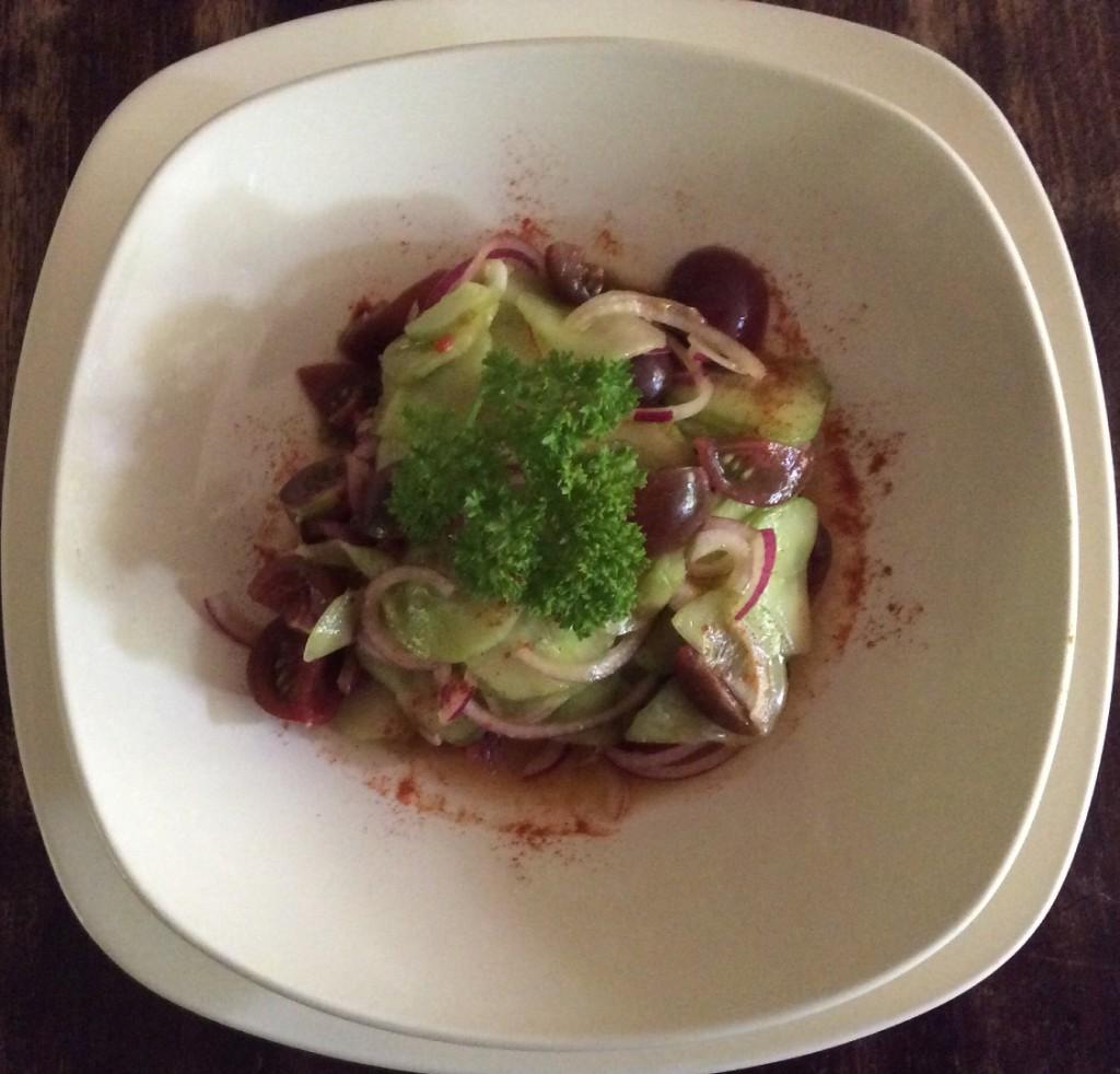 Salade, alles uit eigen tuin