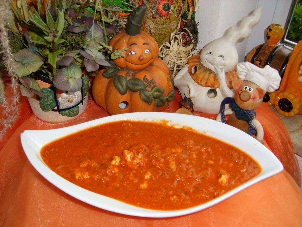 Saus: tomatensaus met stukjes bloemkool pittig gekruid