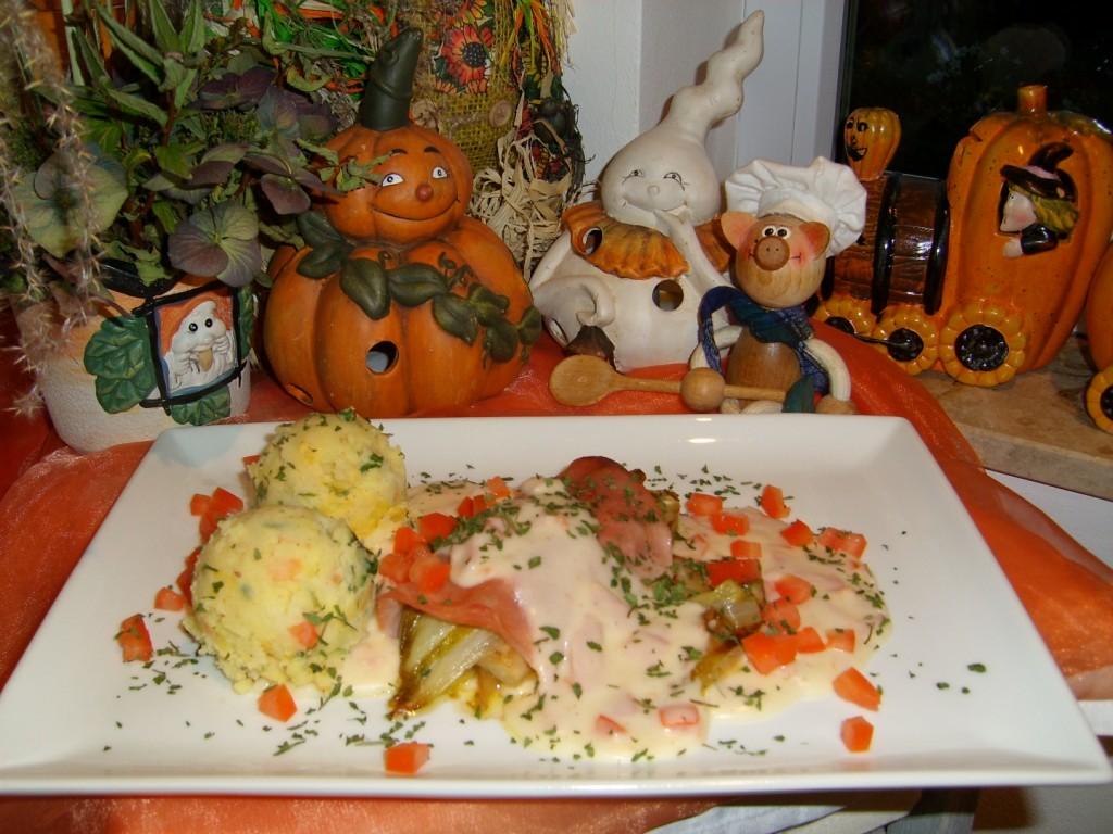 Dagschotel: witloofrolletjes met een puree speciaal en een zacht sausje