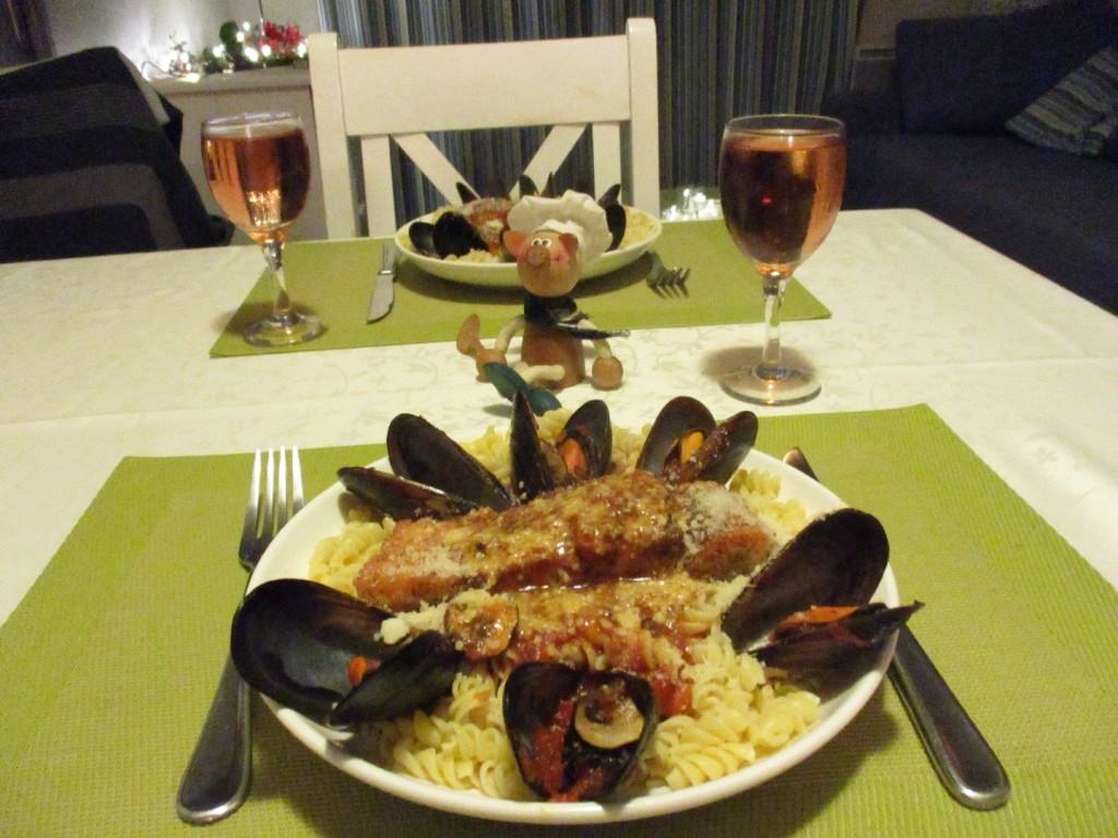 Vakantie pasta met zalm en mosselen