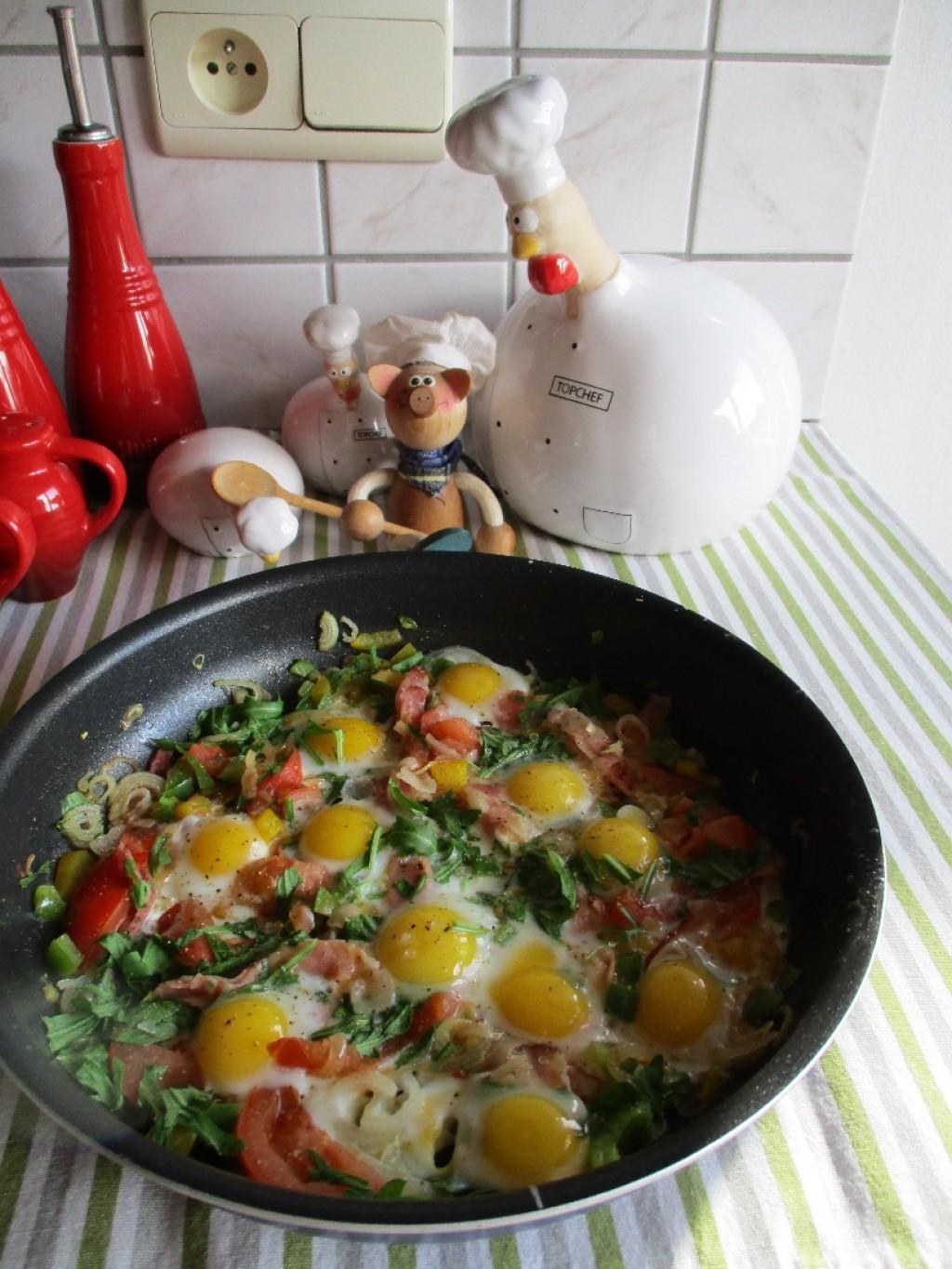 Kwartelspiegeleitjes met groenten