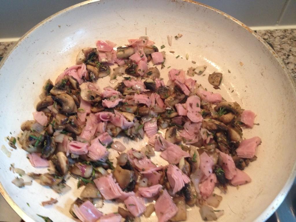 Omelet met champignons en kruiden