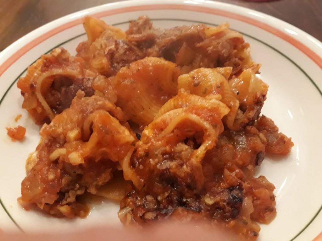 Gevulde pastaschelpen met gehakt en eigen gemaakte tomatensaus