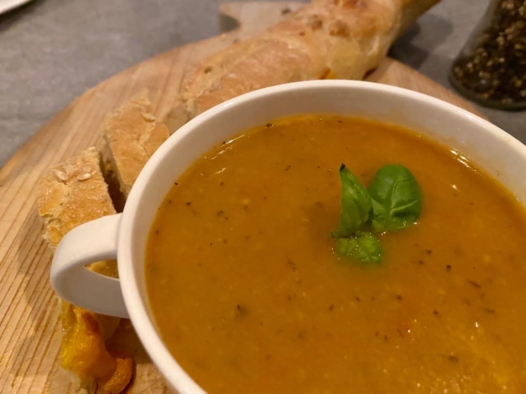 Tomaten-auberginesoep