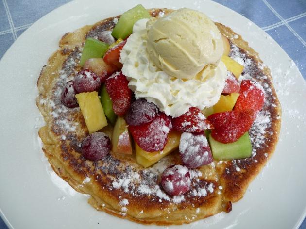 Pannenkoeken met zomerfruit