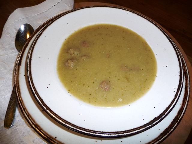 Romige soep met broccoli bloemkool en (knol)selderij
