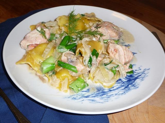 Pasta met zalm, venkel en dille in roomsaus