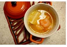 Minipannetjes met knoflook garnalen.