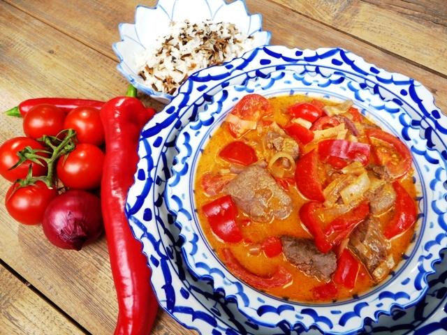 Rode curry met biefstukpuntjes