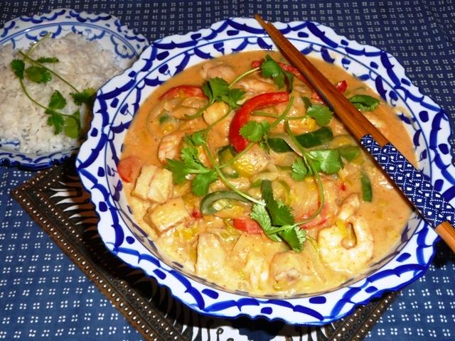 Romige Thaise viscurry met prei & paprika
